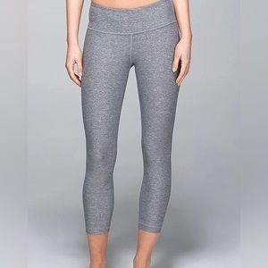 Lulu lemon gray cropped leggings
